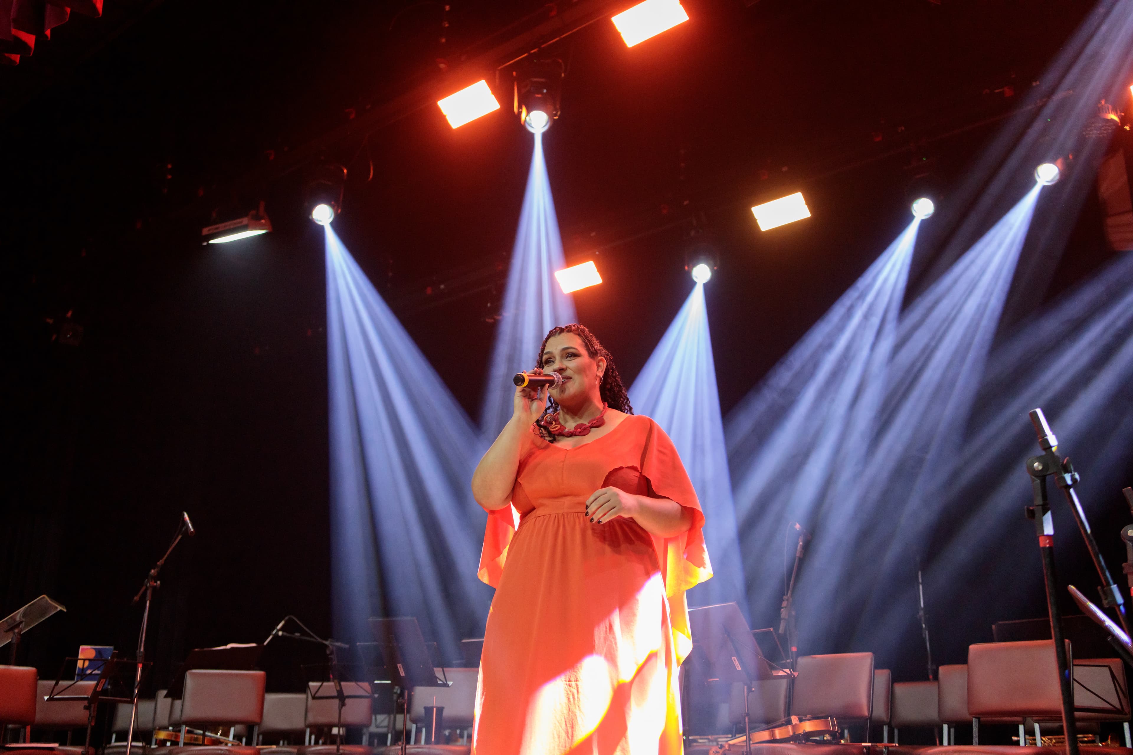 Flávia Pilati no palco